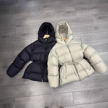 25冬季新款轻盈泡芙羽绒服女收腰显瘦连帽加厚面包服外套G102122