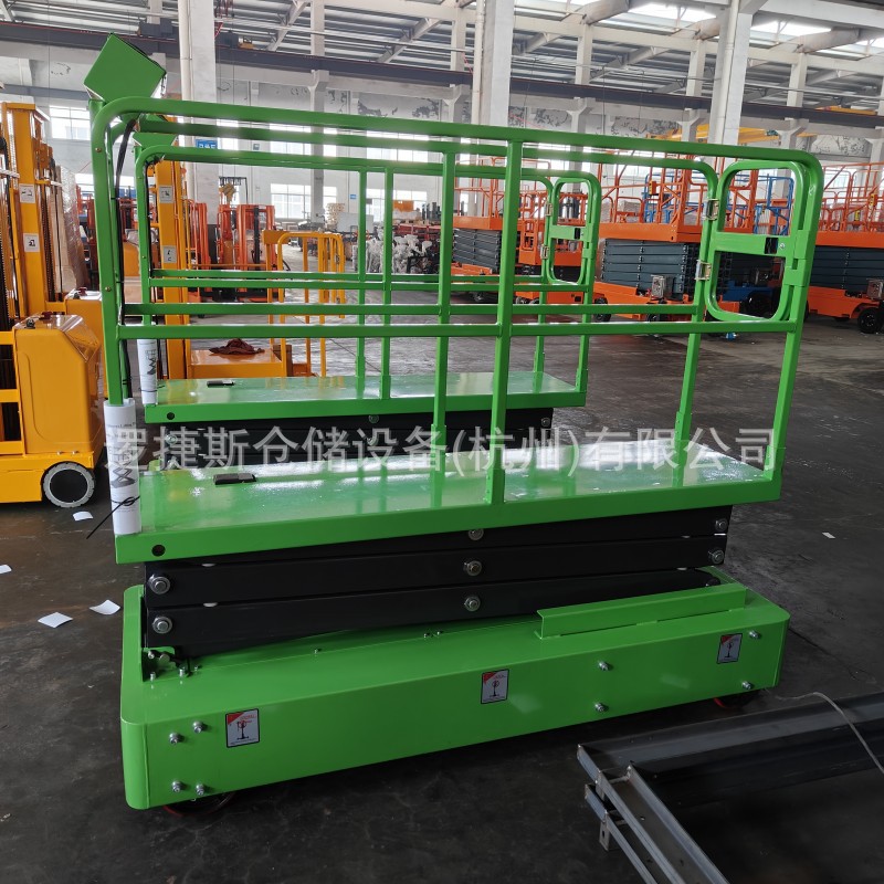 轨道式全电动剪叉式升降平台可移动自动升降机液压高空作业车