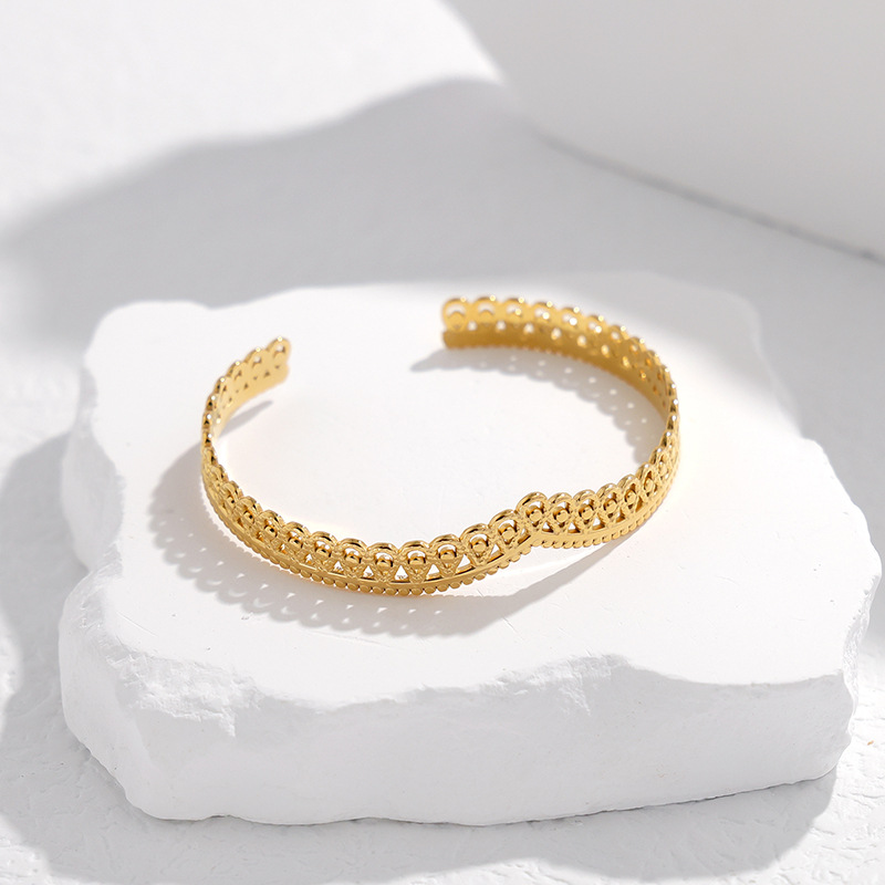 Banquet Occasion 304 Stainless Steel Material Elegant Crown 304 Stainless Steel 18K Gold Plated Stainless Steel Bracelets In Bulk