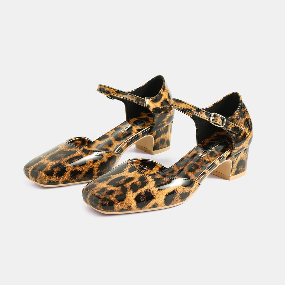 Giày sandal nữ bít mũi da PU họa tiết da báo, quai ngang một nấc cài, gót thô 3–6 cm — màu mơ, màu đỏ, trắng