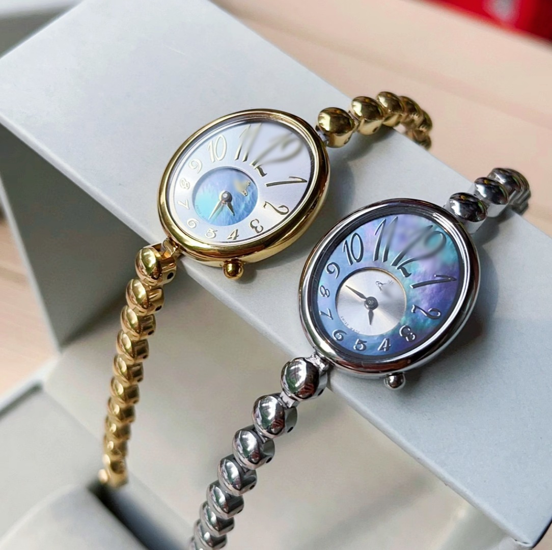 2025 ウエストクイーンウォッチ、中古エナメルウォッチ、小紅書人気の小さな四角い時計、ファッショナブルで軽い高級感