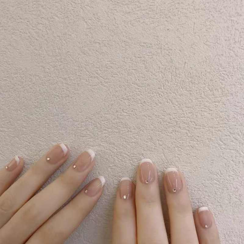 Parche de uñas desmontable de chispas francesas corto falso desgaste pasta de uñas pieza terminada 24 piezas en caja uñas falsas