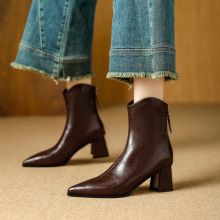 尖头高跟短靴女2025新款冬季女靴棕色粗跟中筒靴子法式显瘦小短靴