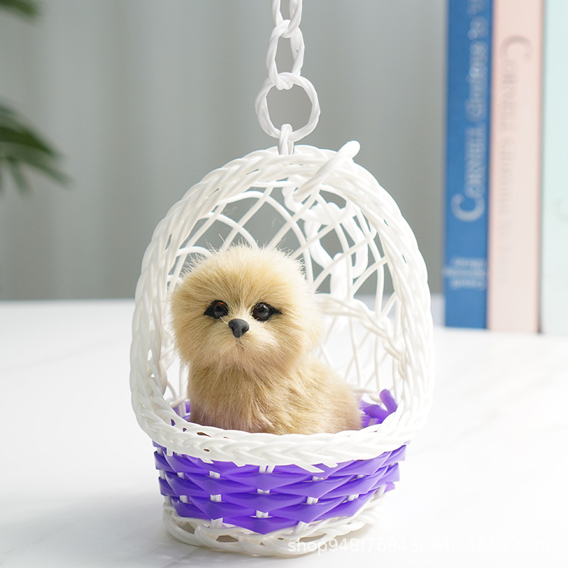 보라색 교수형 바구니 + 노란색 개가 짖을 수 있습니다