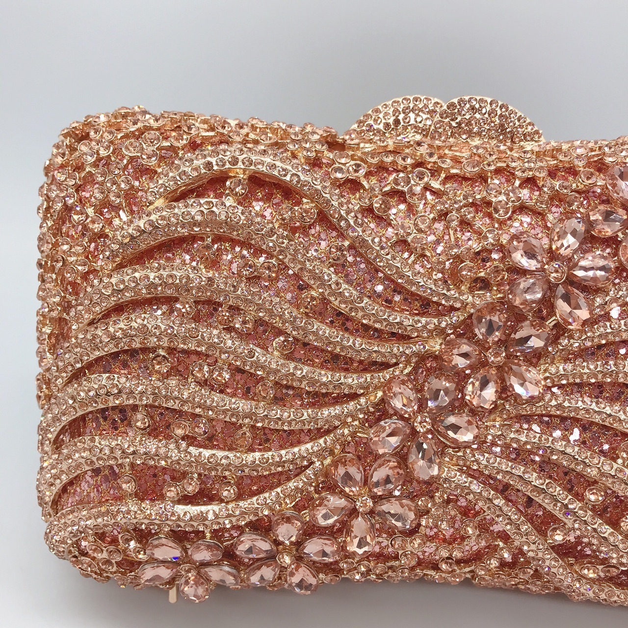 * Cross-border bow-band diamond banquete bolsa de metal hueco fiesta bolsa de diamantes cadena de mano
