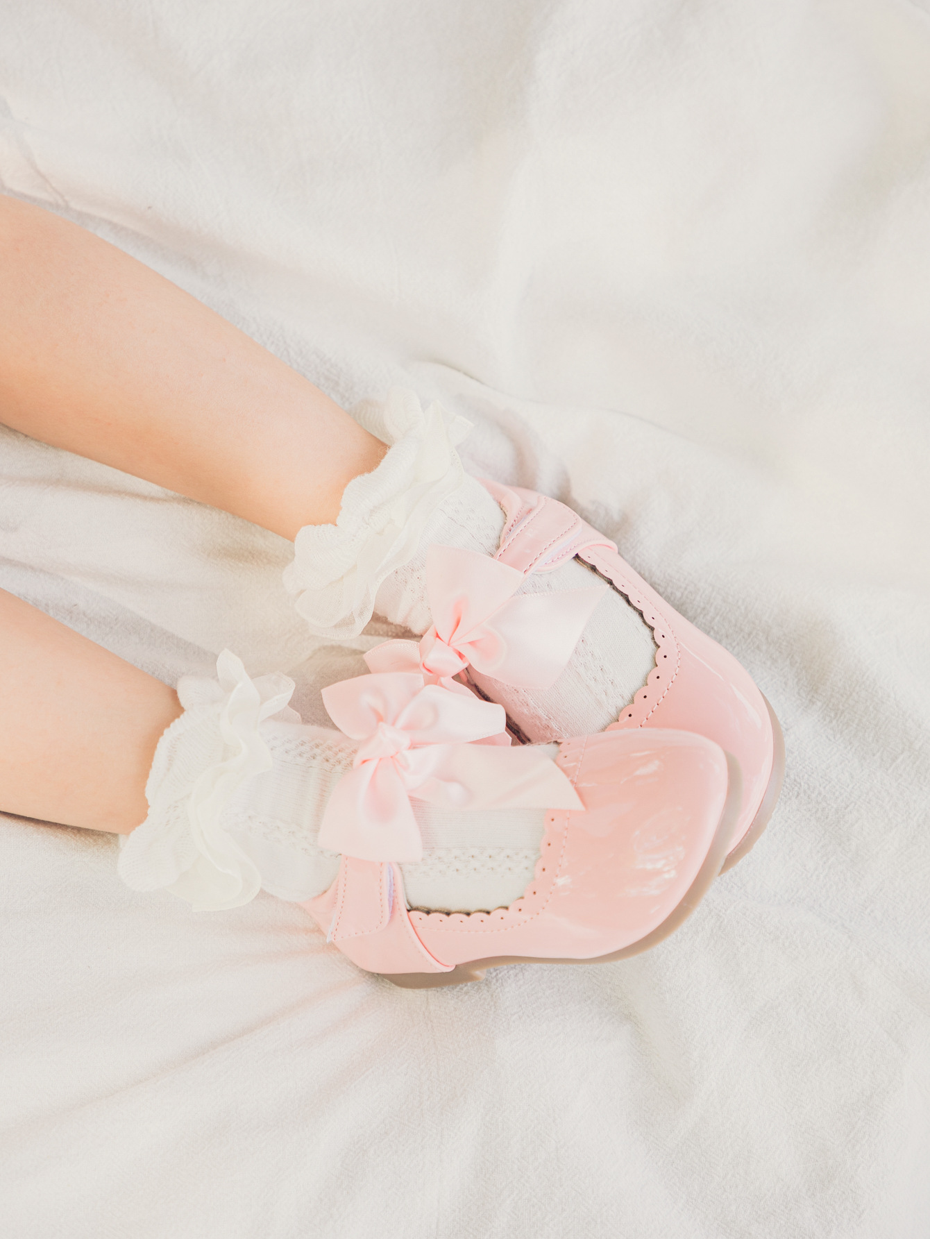 480g Weight Plastic Outsole Material Women's Fashion Solid Color Patent Leather Round Toe