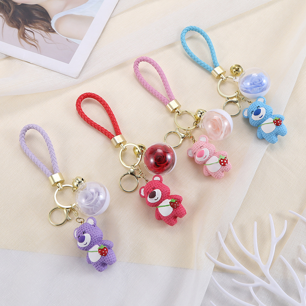 创意卡通树脂可爱草莓熊香皂花钥匙扣女可爱时尚精致公仔书包挂件