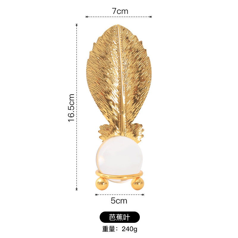 北欧の軽い豪華な金属の木の葉の水晶の玉は書斎の本棚の酒の枠のモデルハウスの玄関の装飾の置物を置きます。|undefined