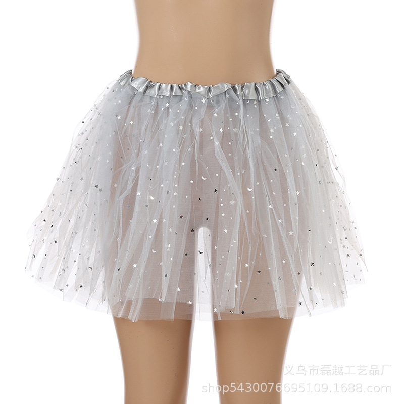 스팽글이 달린 회색 스커트