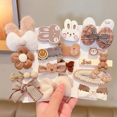 秋冬のかわいいぬいぐるみのヘアピンの卸売りの新型の子供のヘアピンの気質の前髪のサイドbbは韓国版のネットの赤い髪飾りを挟みます。