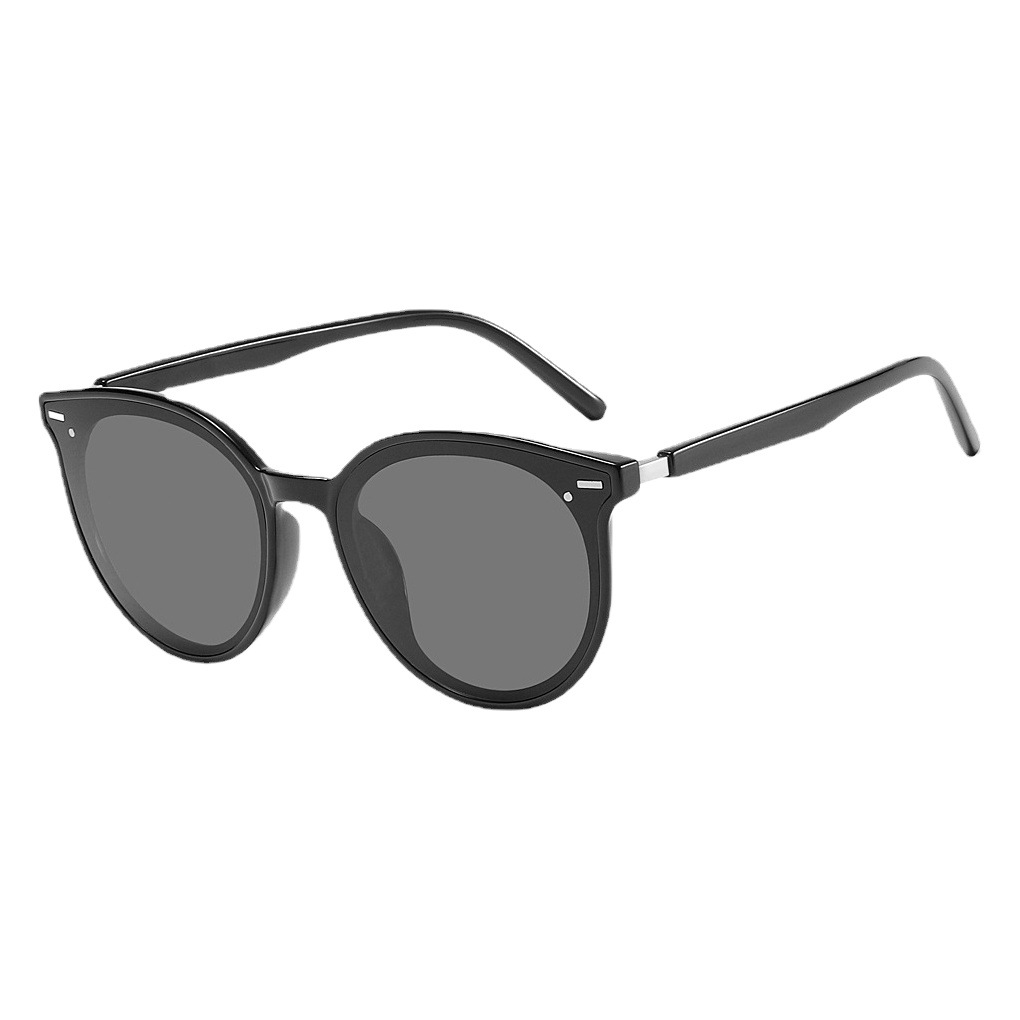 V de los hombres y de las mujeres de moda retro polarizado UV a prueba de color que cambia día y noche de doble uso MI uñas gafas de sol 8520