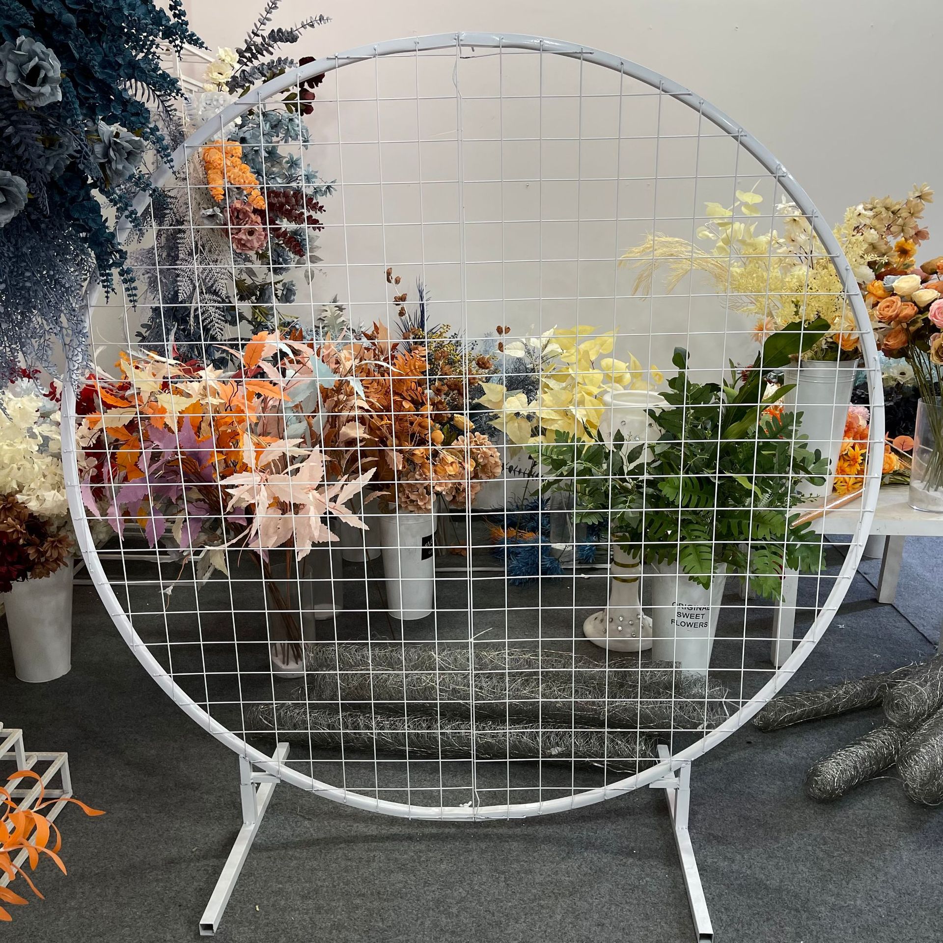 El comercio exterior de la boda flor artificial piso de la boda flor de seda apoyos de la flor de eucalipto flor artificial fila accesorios de la boda floral