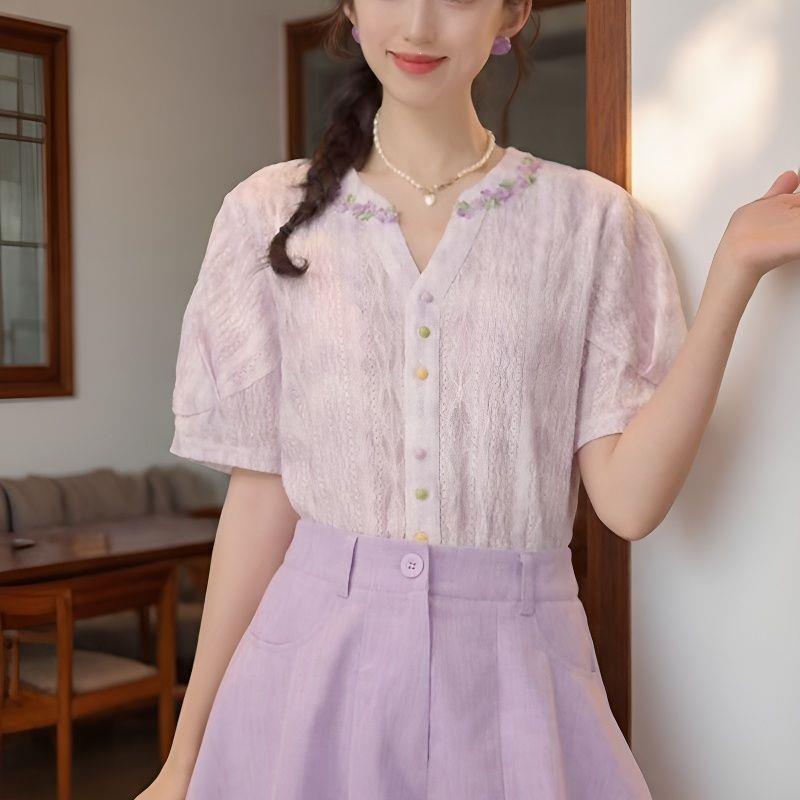 2026 Summer New Style Gentle Purple Gradient Lace V-Neck Shirt for Women, Fashionable Versatile Design, Elegant Top