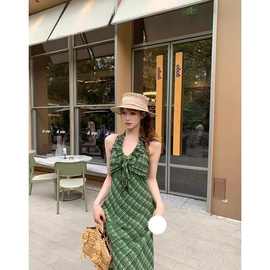 韩国网2025法式夏季复古新款气质格子连衣裙蕾丝收腰显瘦绿色挂脖