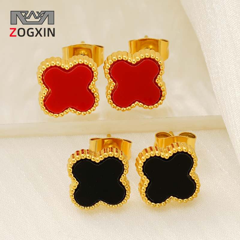 Moda transfronteriza Pendientes de trébol de cuatro hojas dulces simples y versátiles Pendientes de acero inoxidable de oro de 18k Temperamento de lujo ligero