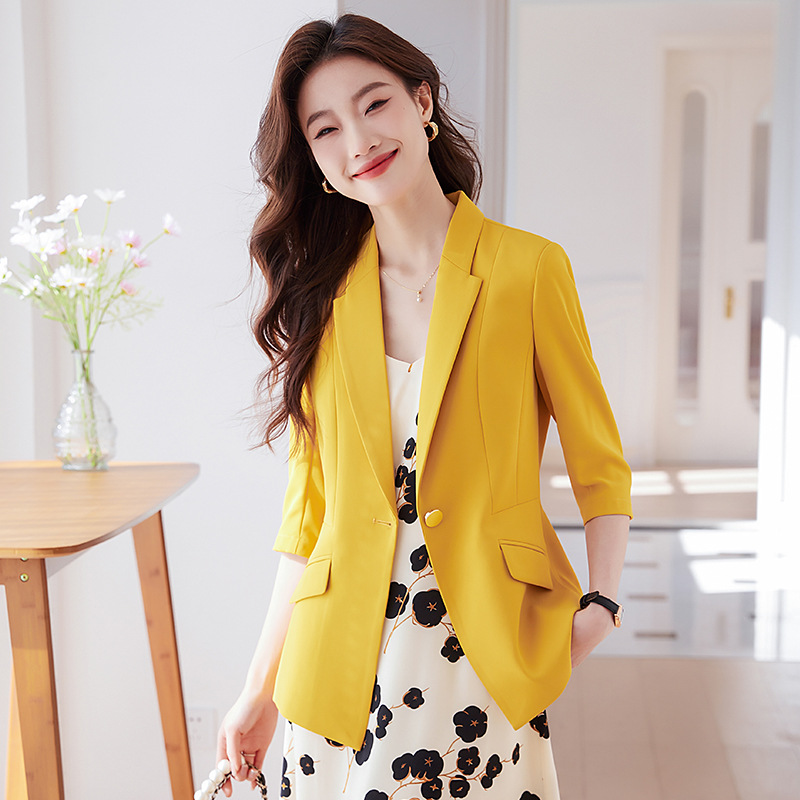 Women's white blazer, new spring style, perfect for layering with a slip dress, slim fit, elegant and versatile casual suit for summer.