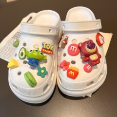 Adaptable hole shoe accessories cross decoration buckle DIY strawberry bear three-eyed Karl Chochi shoe flower shoe clip detachable