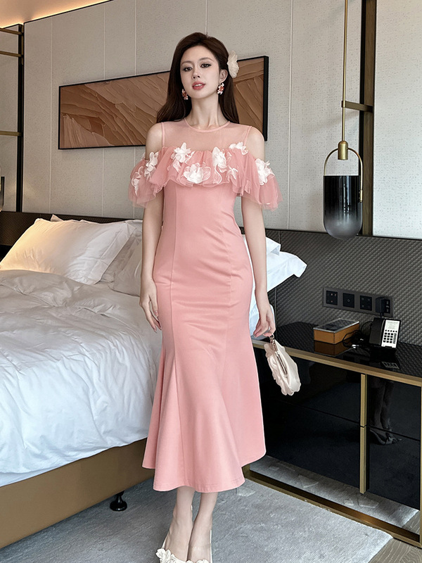 2025 新しい夏の女性の甘い気質ワンラインカラーフリルオフショルダー包臀フィッシュテールドレス 51271|undefined