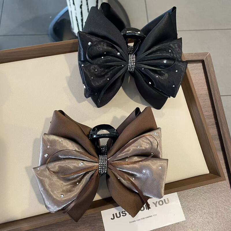 Large diamond-encrusted butterfly-knot shark clip hairpin, stylish and elegant, perfect for girls, a high-quality hair accessory for the back of the head