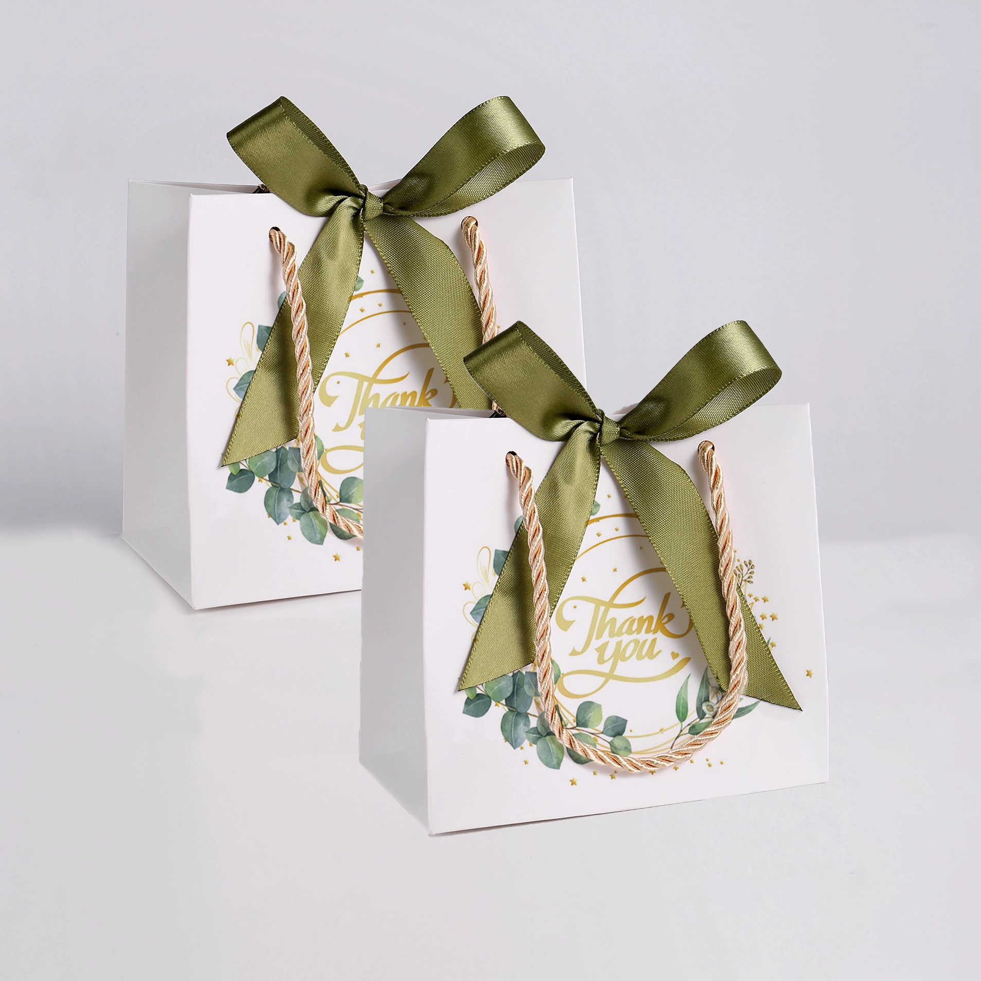 Средняя белая коробка для конфет в стиле белого леса с листьями эвкалипта, простая подарочная упаковка для свадьбы, коробка для конфет с благодарностью, пустая коробка