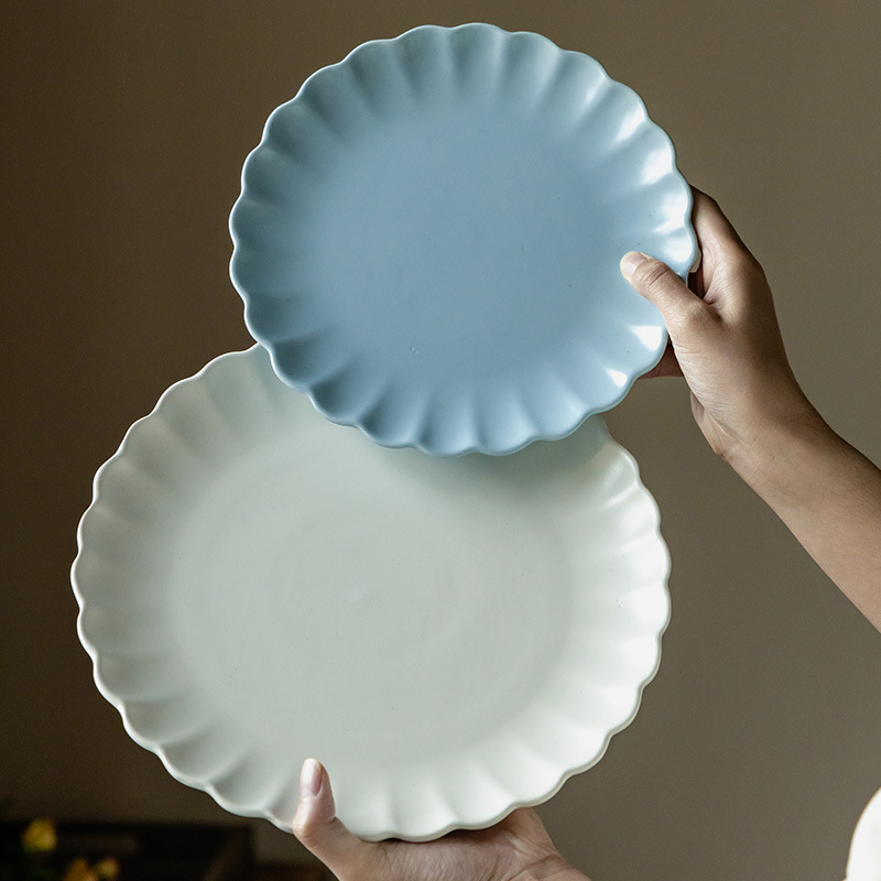 Plato de floración simple de color sólido, plato de cerámica occidental de alto valor, plato redondo doméstico, plato de cubiertos al por mayor