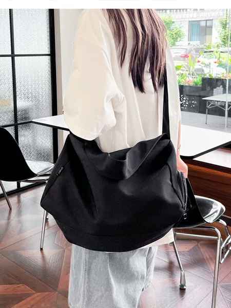 Sports Bag Girls' Fitness Small Bag Large Capacity Short-distance Travel Shoulder Bag Men's Lightweight Luggage Bag All-match Crossbody Bag