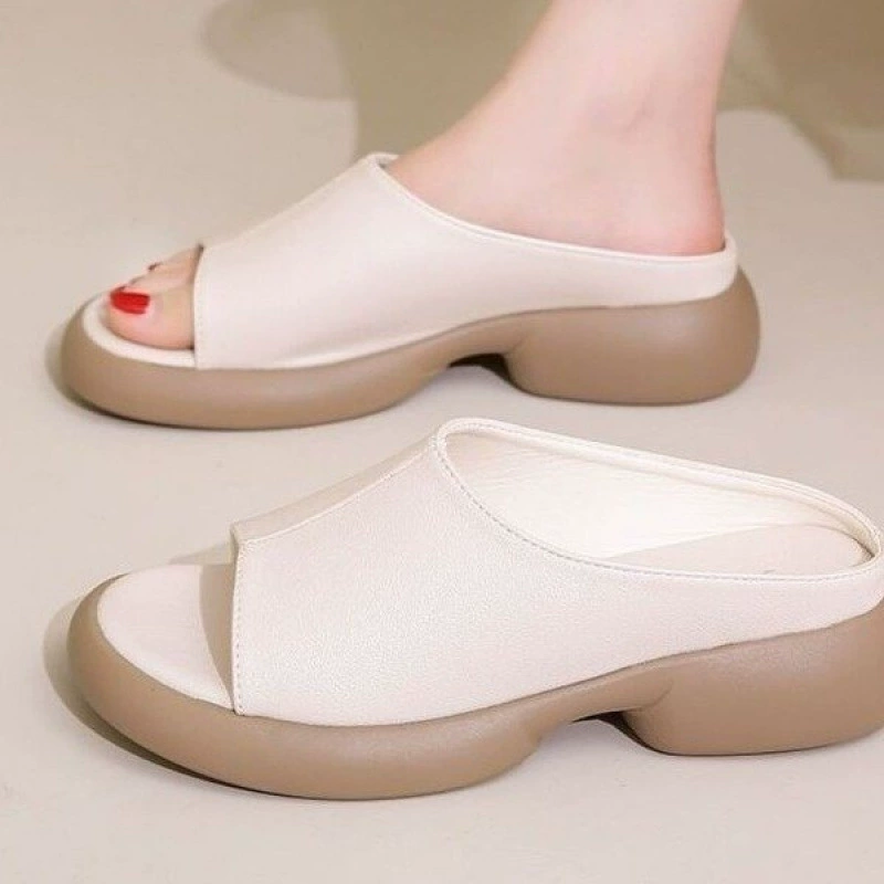 Женские летние пляжные шлепанцы на толстой подошве, модная новинка 2025 года, универсальные, трендовые сандалии