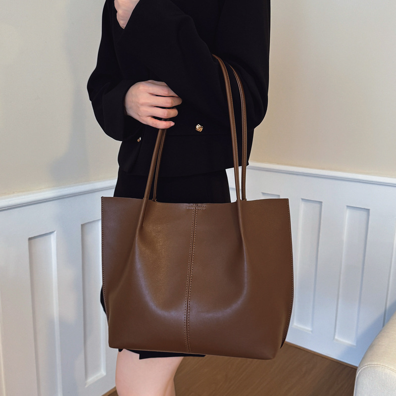 Commuter Tote Bag Large Capacity 2025 New Arrival Mother-Daughter Set Fashion Handbag Shoulder Underarm Versatile Bucket Bag - Thumbnail 2