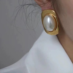 フレンチ式の金属の辺の四角形の真珠のイヤリングの高級感のins風の誇張の流行のピアスのシンプルな気質のイヤリング