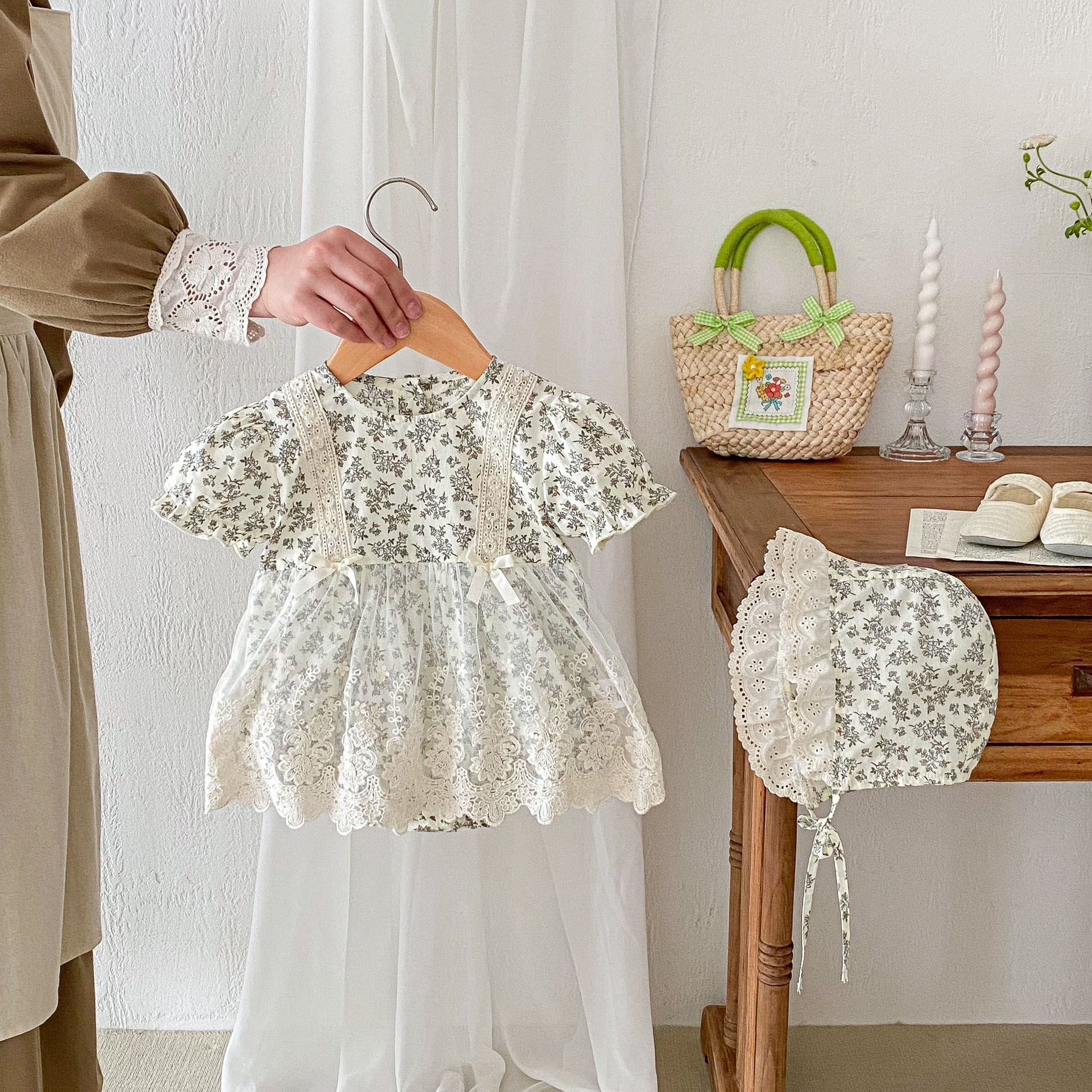 132g Weight Romper Children's Clothing Type Cotton, Lace Fabric Type Bodysuits Tops Type Baby(0-2Years) Age Group Regular Fit Fit Type Bag, Flower Pattern Summer Season Women's, Baby Girl'S Gender Elegant Style Elegant Bag Flower Cotton Lace Baby Rompers 2