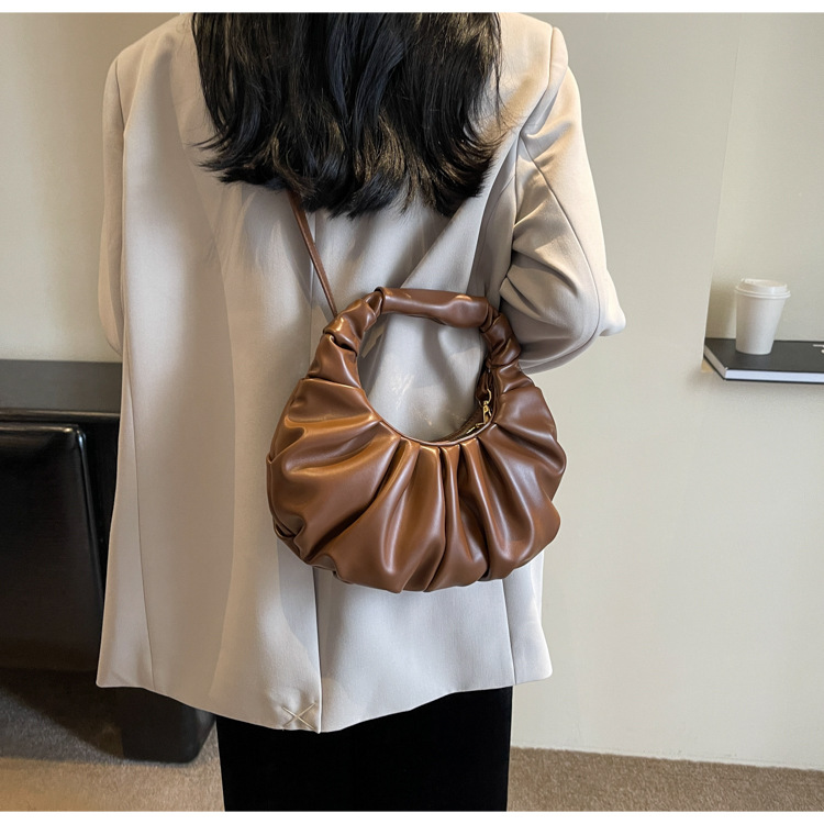 Cloud pleated for women in 2024, new underarm bag, single shoulder crossbody, niche texture, versatile, Korean version_voghion.com