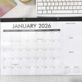 跨境2026年彩色英文日历横版挂历简约多彩高颜值18个月实用年历