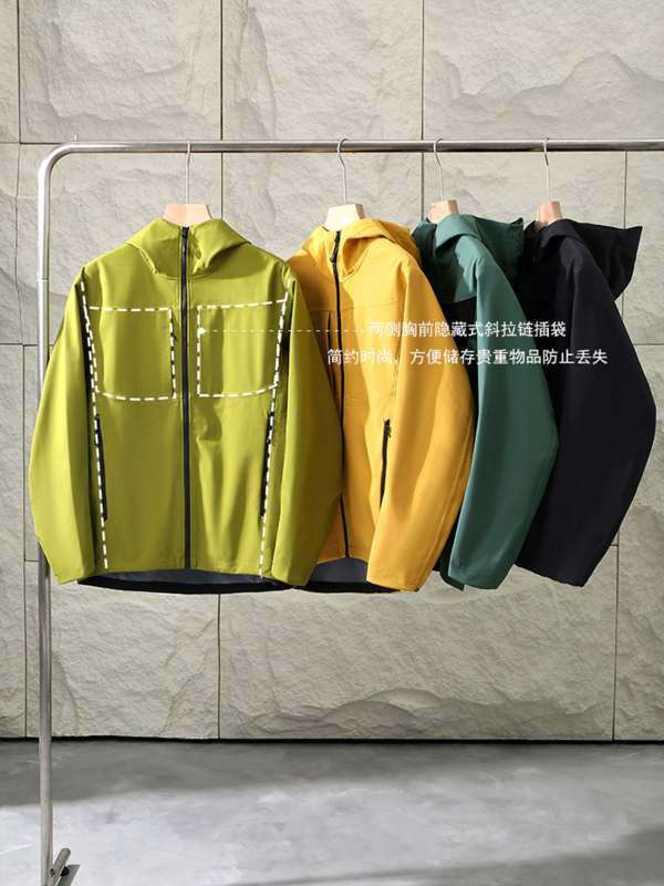 Heavyweight Fully Laminated Outdoor Three-Dimensional Cutting Fleece-Lined Thickened Windproof Waterproof Softshell Jacket for Men and Women