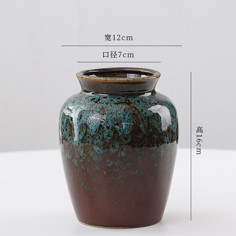 汝窯花瓶陶磁器中国式高級感民宿ホテルに生花を挿します。|undefined