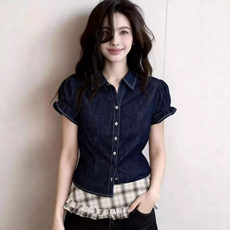 American Retro Polo Collar Denim Short-Sleeved Shirt for Women, Light Luxury Style, Slimming Puff-Sleeved Lace Denim Shirt