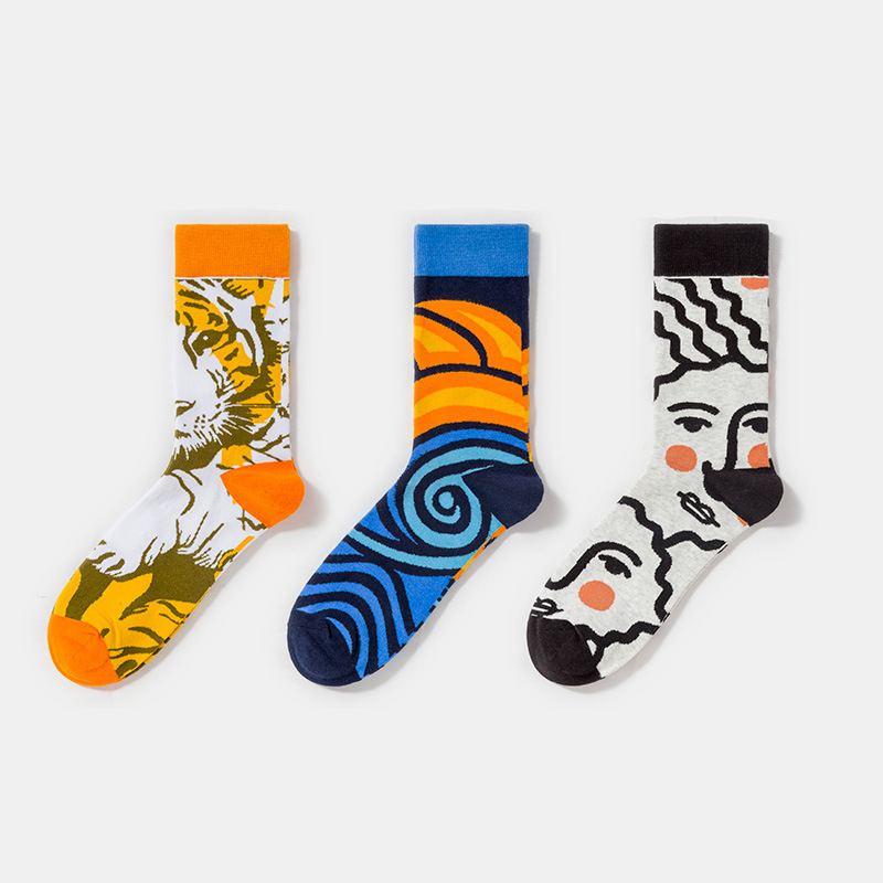 2025d Neue trendige Herbst-Winter-Studenten-gekämmte Baumwolle Herren kreative lange Skateboard-Mittelkalbsocken_voghion.com