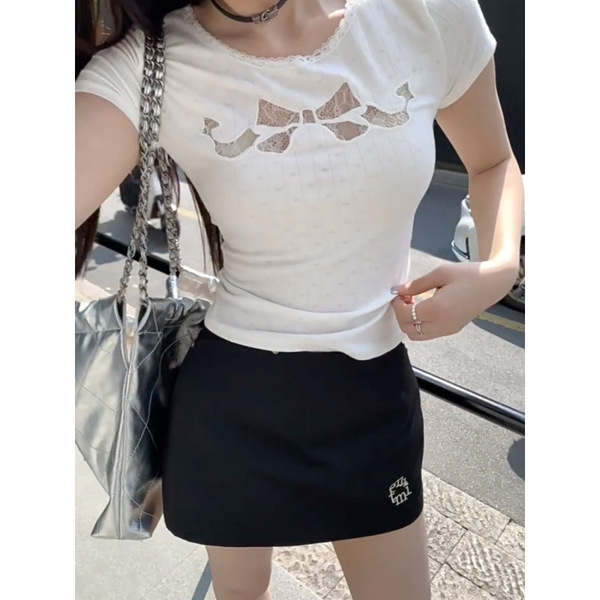 Cute red design skirt