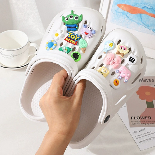 Hole shoe accessories high-end button shoe flower decoration buckle DIY accessories decorative slippers removable shoe clips