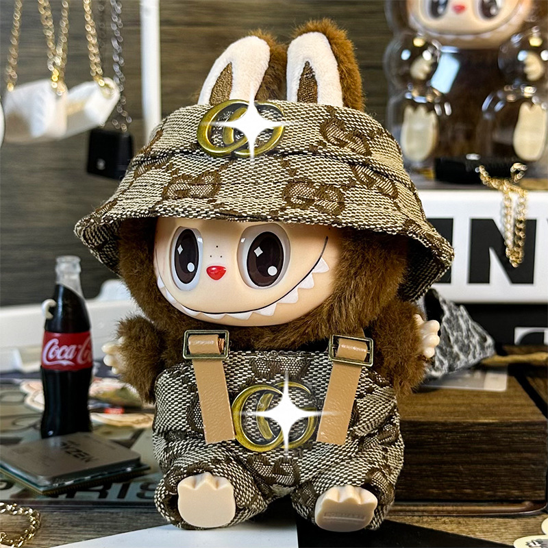 Labubu se sienta en la fiesta, ropa de bebé, caja ciega de primera generación, ropa de bebé Labubu, ropa de tela rabble, cara de vinilo de felpa