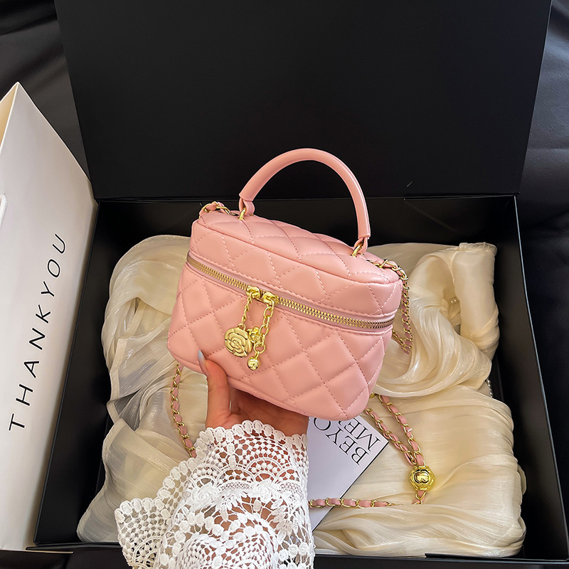 Cross-Border Fashion Chain Shoulder Box Bag for Women 2026 New Stylish Simple Handbag Commuter Crossbody Bag
