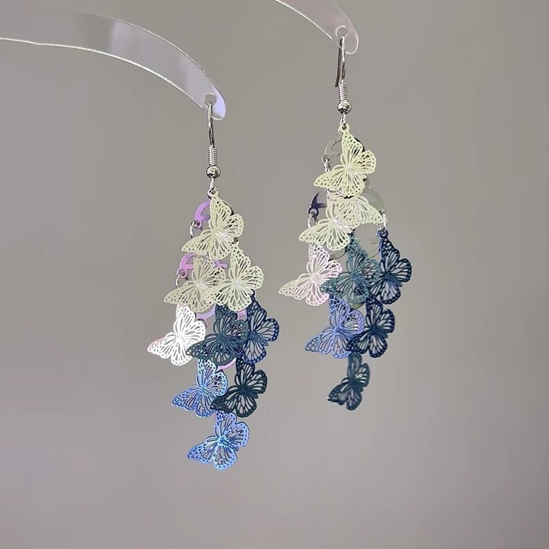 「鏡花蝶夢」清冷感銀青透かし彫り蝶イヤリング復古小衆ヴィンテージ霊動耳飾り女