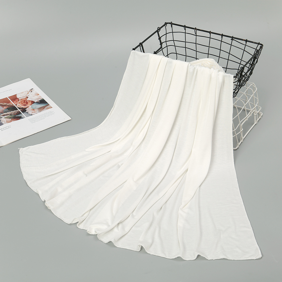 Ladies' scarf image 2