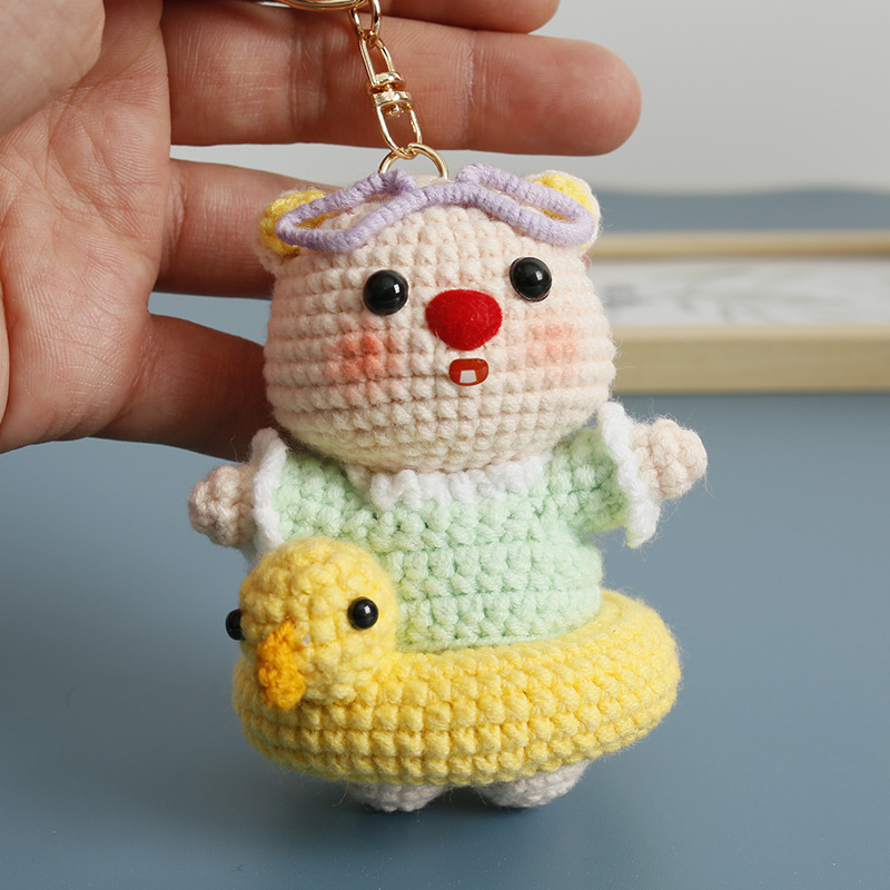 Anillo de gancho de lana cerdo muñeca de industria pesada de tejido a mano colgante de cerdo nuevo producto colgante de automóvil hecho a mano