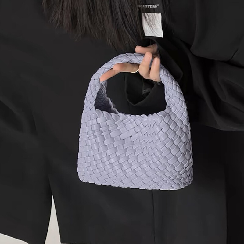 2025 新しい手織り小さなバケツバッグハンドバッグ女性の夏のハイエンドニッチデザインシングルショルダークロスボディバッグ|undefined