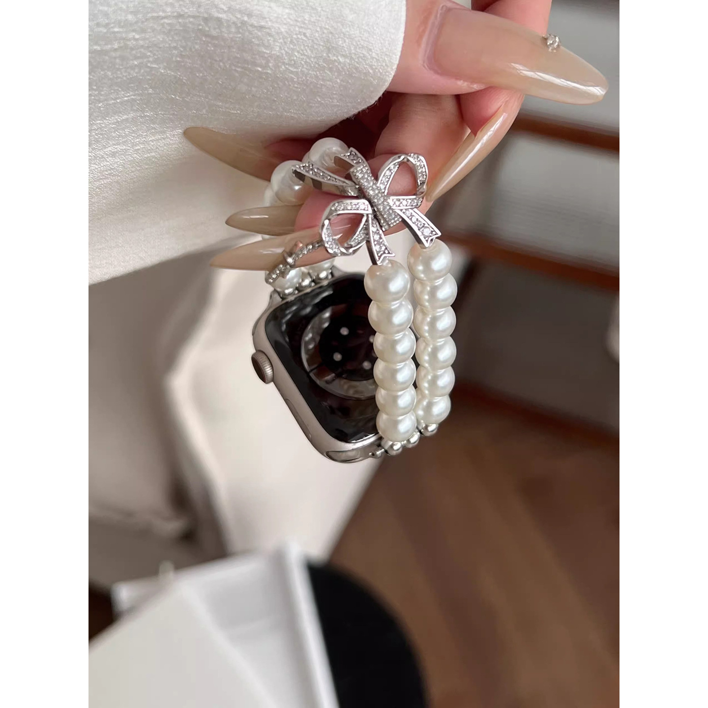 Suitable for Apple Watch Strap S10 Pearl Bow Iwatchs9 Beaded Bracelet High Fashion Women's Summer
