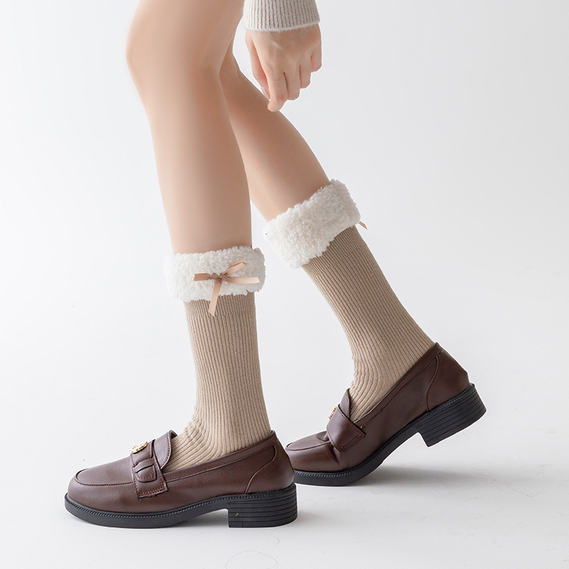 Peludo para niños invierno y otoño arco Lolita media calcetines lindas niñas calcetines de algodón cálido de cordero blanco
