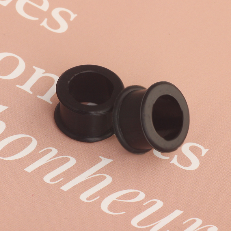 Silver pointed spike labret stud material detail
