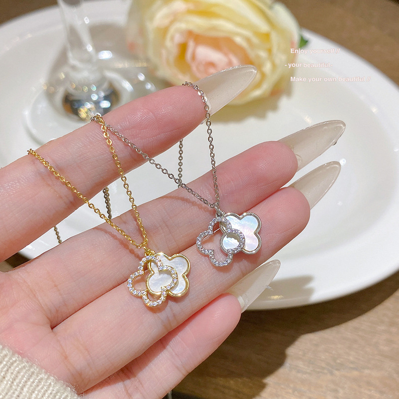 New Double-Layered Smart Mother-Of-Pearl Four-Leaf Flower Necklace Titanium Steel Fashionable Simple Pendant Gentle Versatile Clavicle Chain Accessories