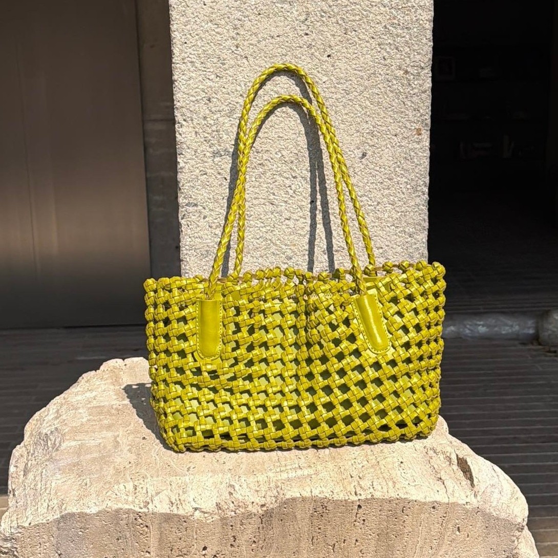 Hand-Woven Hollow Out Cowhide Leather Shoulder Bag French Style Market Basket Vacation Tote Beach Bag For Women - Thumbnail 3