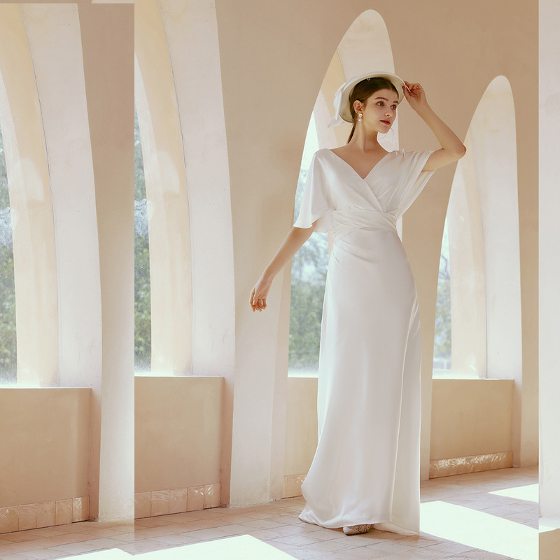 Light Wedding Dress Gown Elegant Bride Wedding Welcome Dress Small Tail Simple Backless V Slim White Light Wedding Dress Gown Elegant Bride Wedding Welcome Dress Small Tail Simple Backless V Slim White